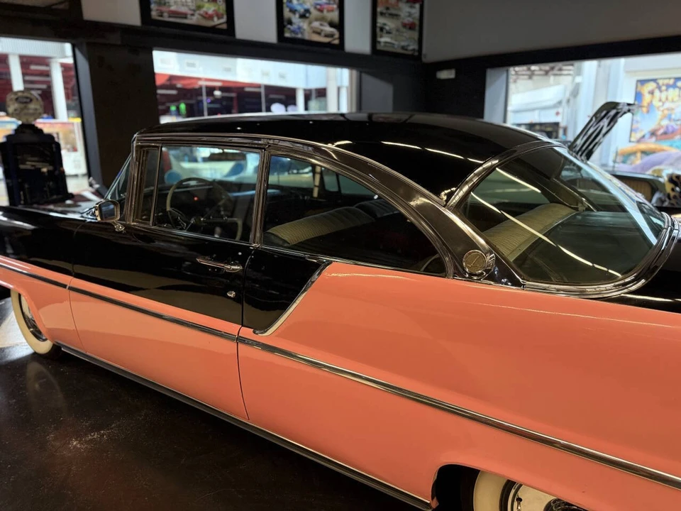 1957 Lincoln Capri - Image 15 of 21