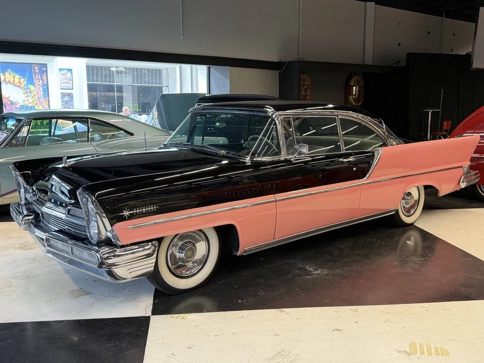 1957 Lincoln Premiere - Image 2 of 21