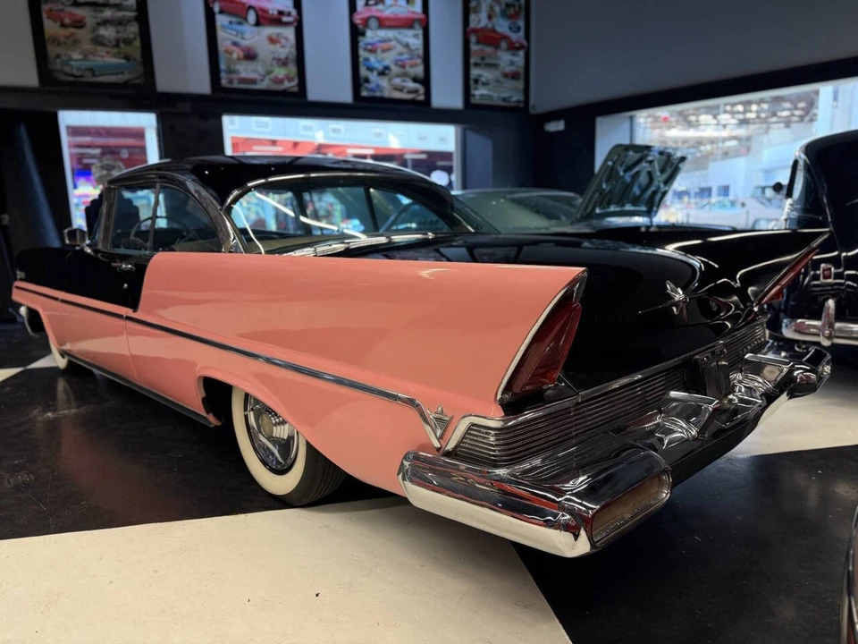 1957 Lincoln Premiere - Image 5 of 12