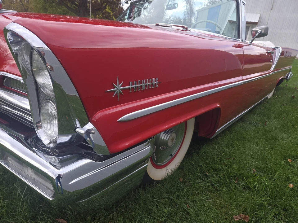 1957 Lincoln Premiere - Image 28 of 31