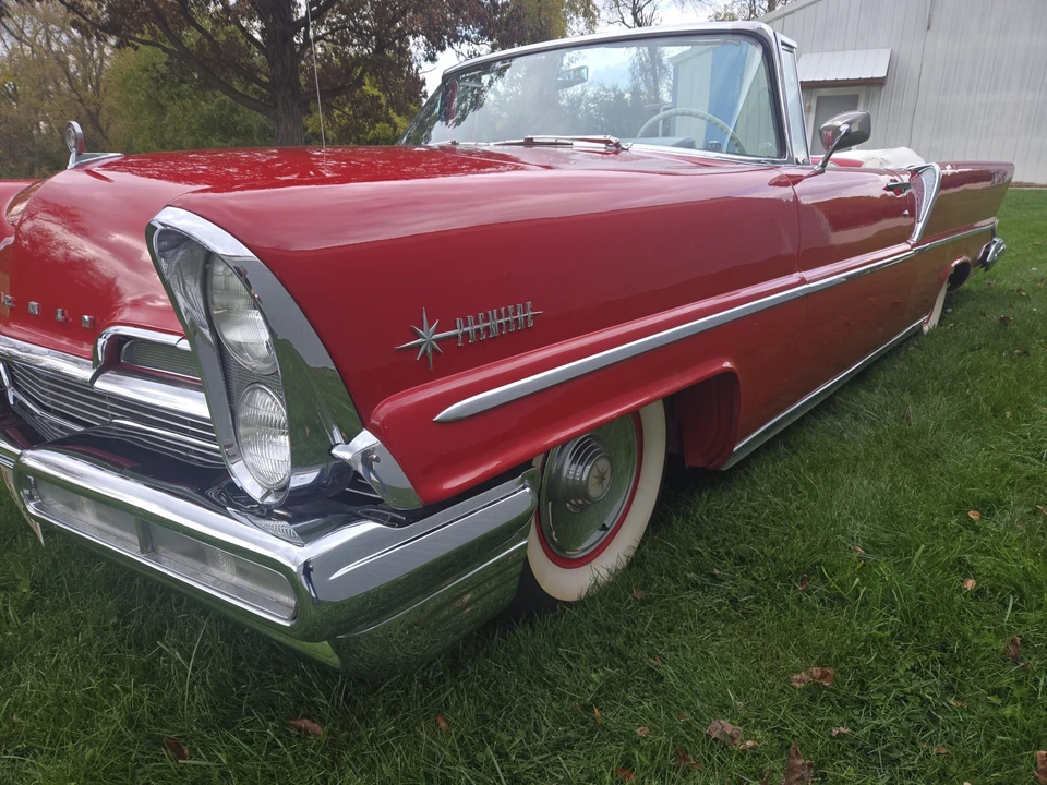 1957 Lincoln Premiere - Image 27 of 31