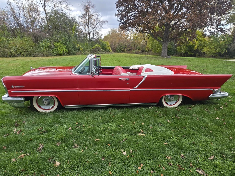 1957 Lincoln Premiere - Image 26 of 31