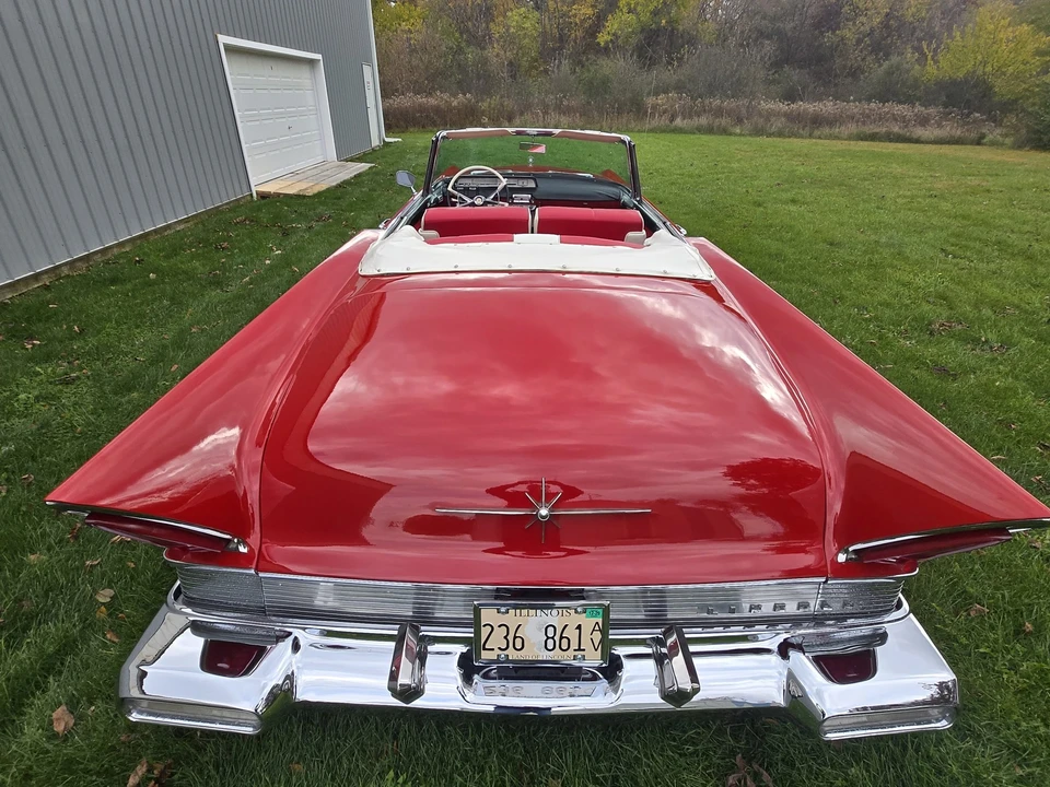 1957 Lincoln Premiere - Image 21 of 31
