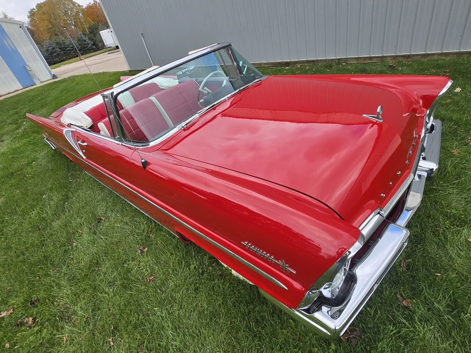 1957 Lincoln Premiere - Image 17 of 31