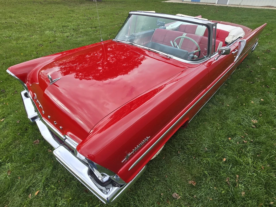 1957 Lincoln Premiere - Image 12 of 31