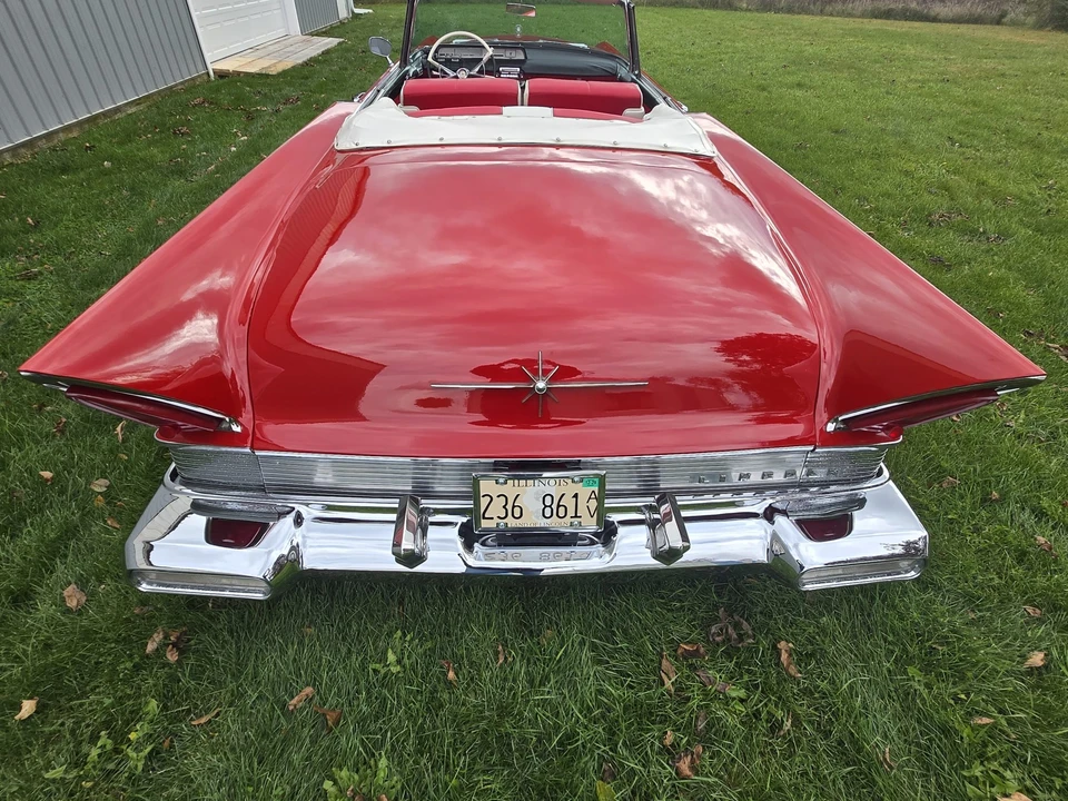 1957 Lincoln Premiere - Image 22 of 31