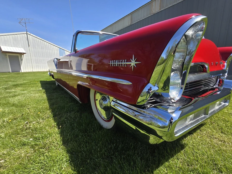 1957 Lincoln Premiere - Image 30 of 31