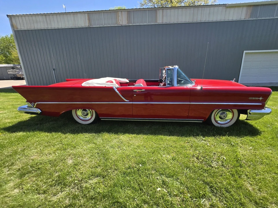 1957 Lincoln Premiere - Image 19 of 31