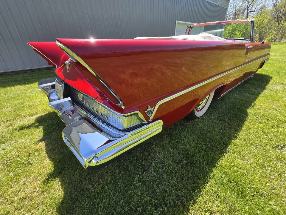 1957 Lincoln Premiere - Image 20 of 31