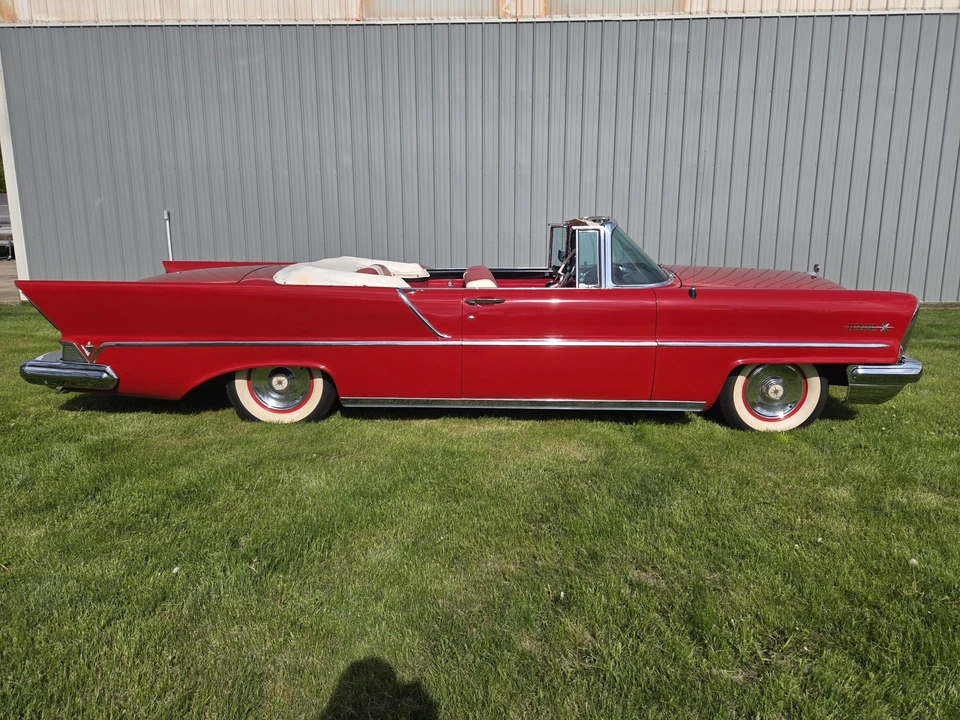 1957 Lincoln Premiere - Image 11 of 31