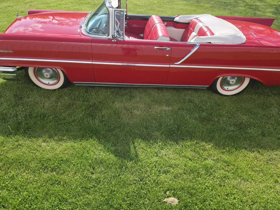 1957 Lincoln Premiere - Image 7 of 31