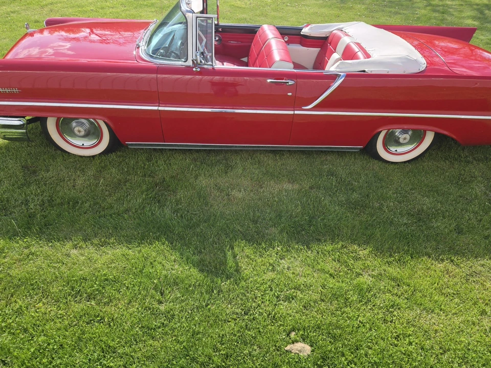 1957 Lincoln Premiere - Image 6 of 31