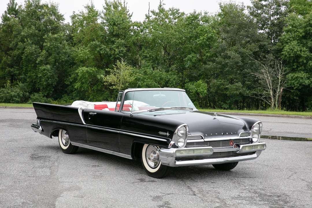 1957 Lincoln Premiere - Image 7 of 31