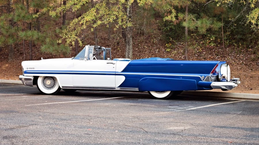 1957 Lincoln Premiere - Image 8 of 12