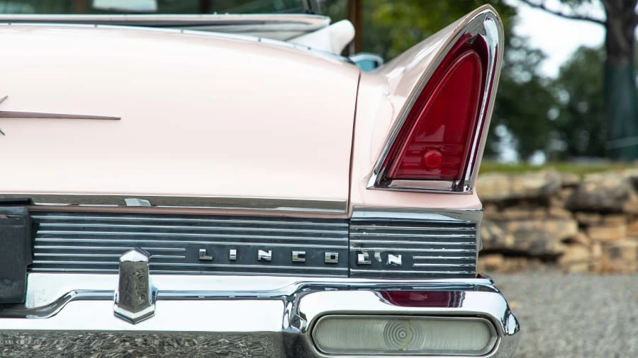 1957 Lincoln Premiere - Image 11 of 12