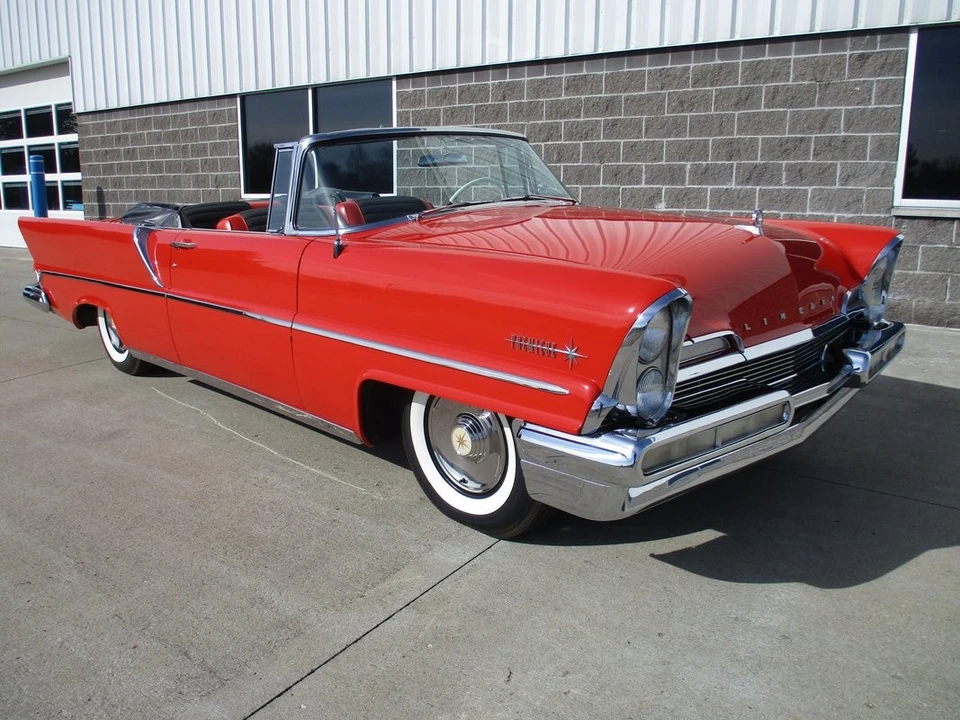 1957 Lincoln Capri - Image 4 of 21
