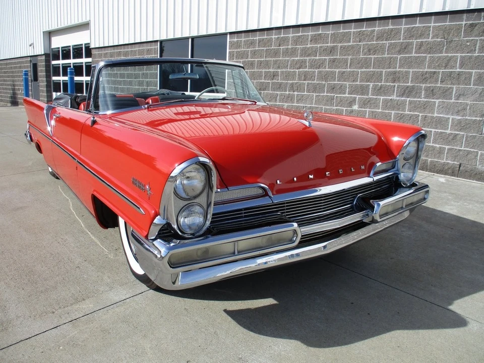 1957 Lincoln Premiere - Image 5 of 12