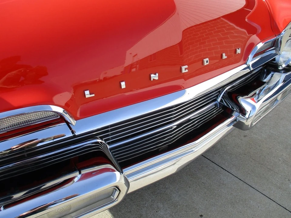 1957 Lincoln Capri - Image 11 of 21