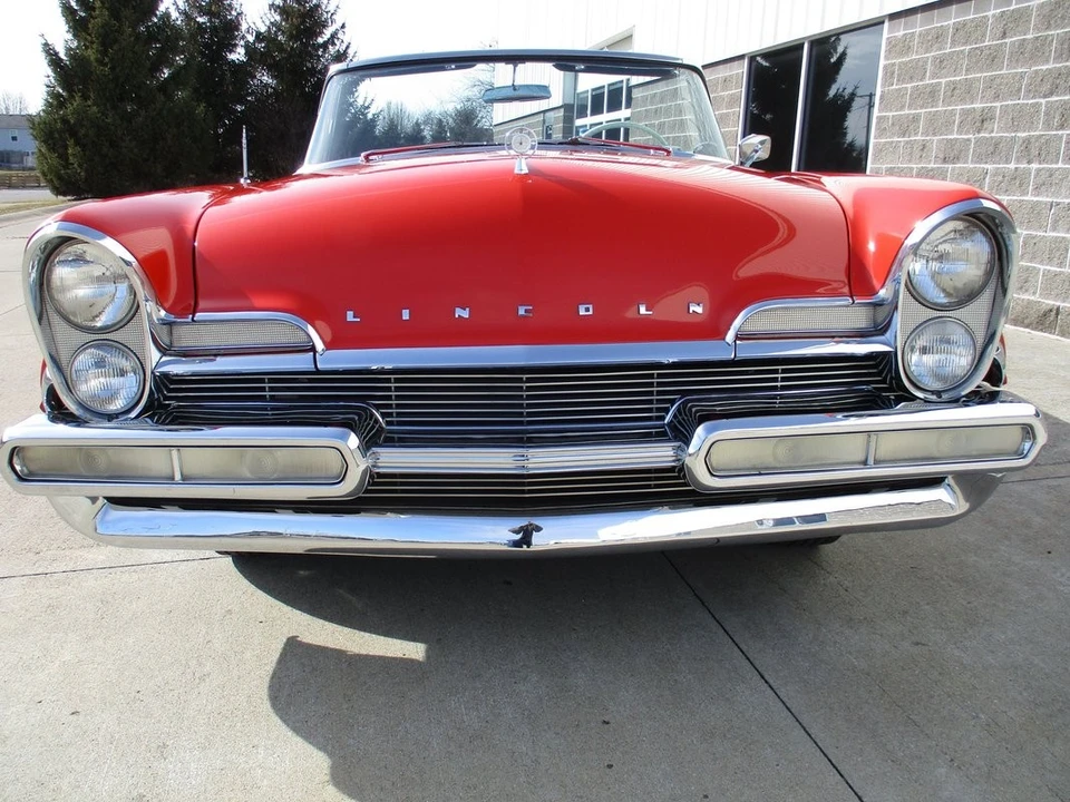 1957 Lincoln Capri - Image 9 of 21