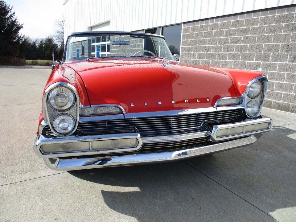1957 Lincoln Premiere - Image 6 of 21