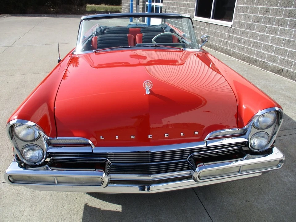 1957 Lincoln Capri - Image 8 of 21