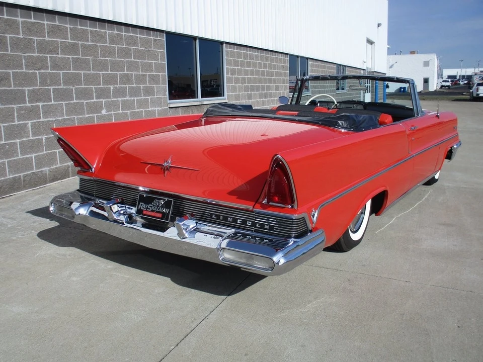 1957 Lincoln Capri - Image 21 of 21