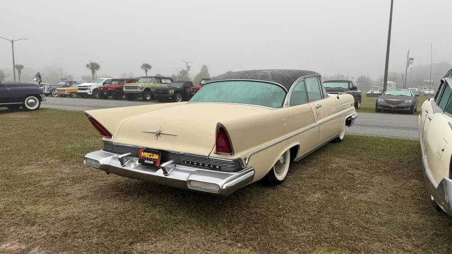 1957 Lincoln Premiere - Image 3 of 9