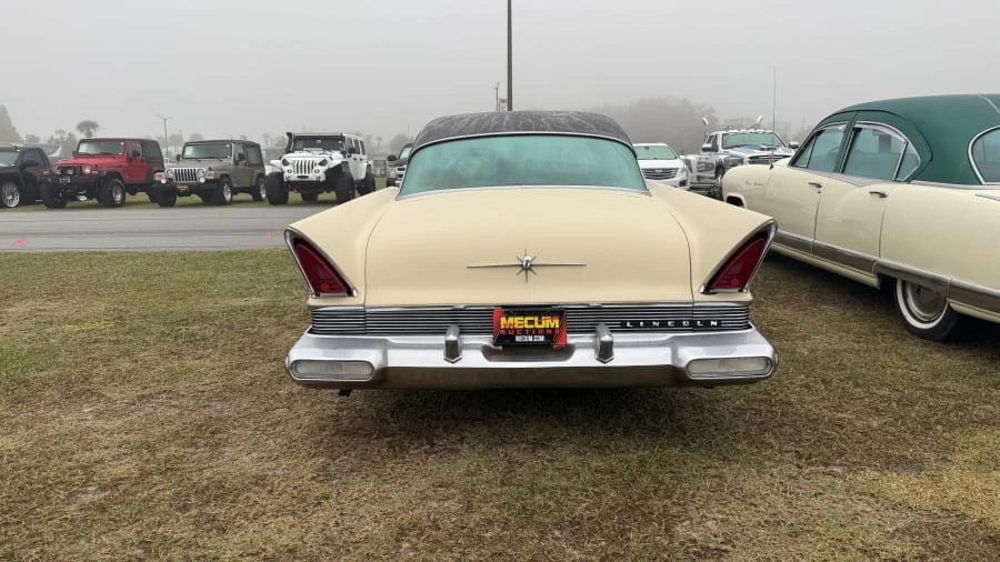 1957 Lincoln Premiere - Image 5 of 9
