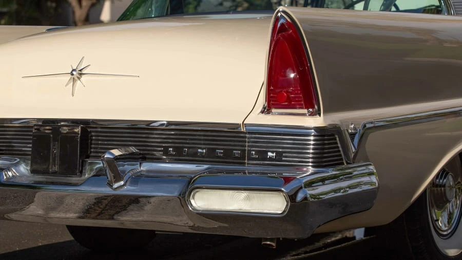 1957 Lincoln Premiere - Image 17 of 28
