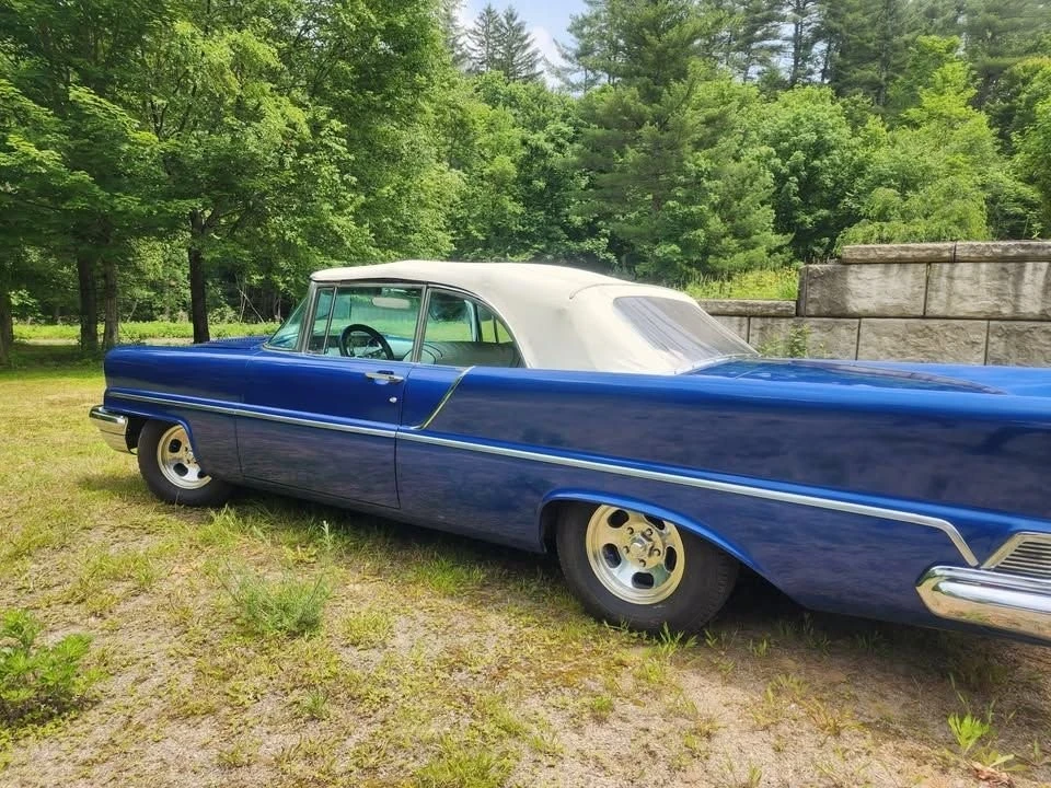 1957 Lincoln Premiere - Image 4 of 21