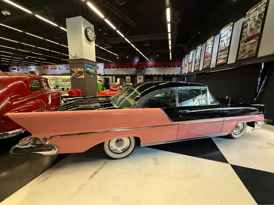 1957 Lincoln Premiere - Image 7 of 20