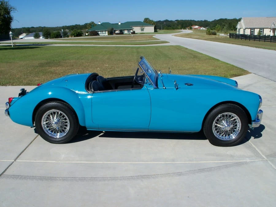 1957 MG MGA 1500 - Image 2 of 8