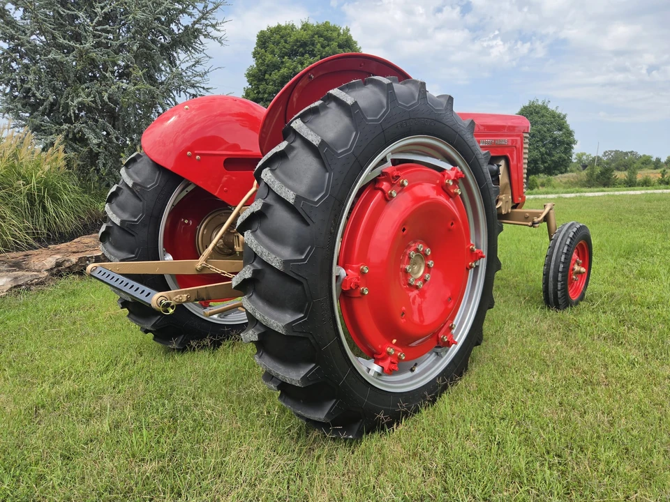 1957 Ford Tractor - Image 28 of 31