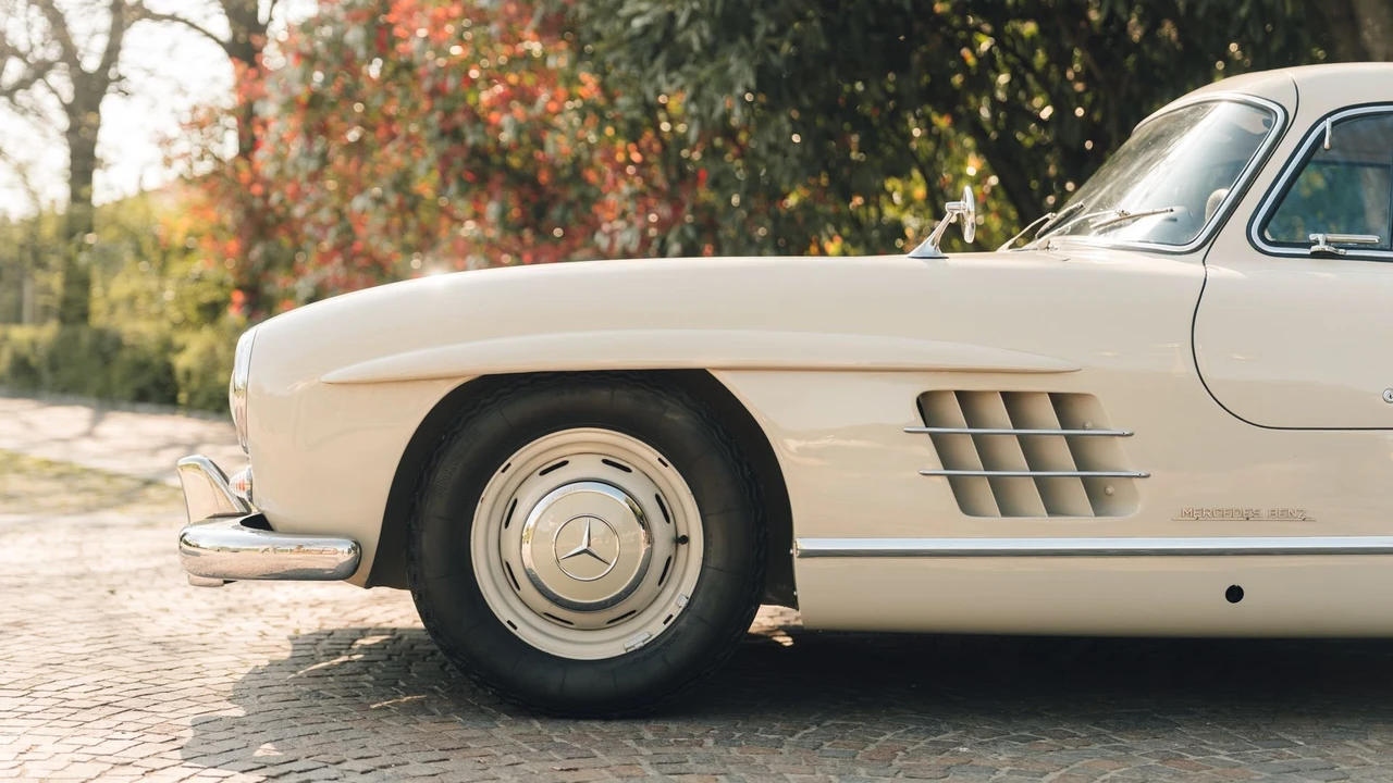 1957 Mercedes-Benz 300SL Gullwing - Image 25 of 31