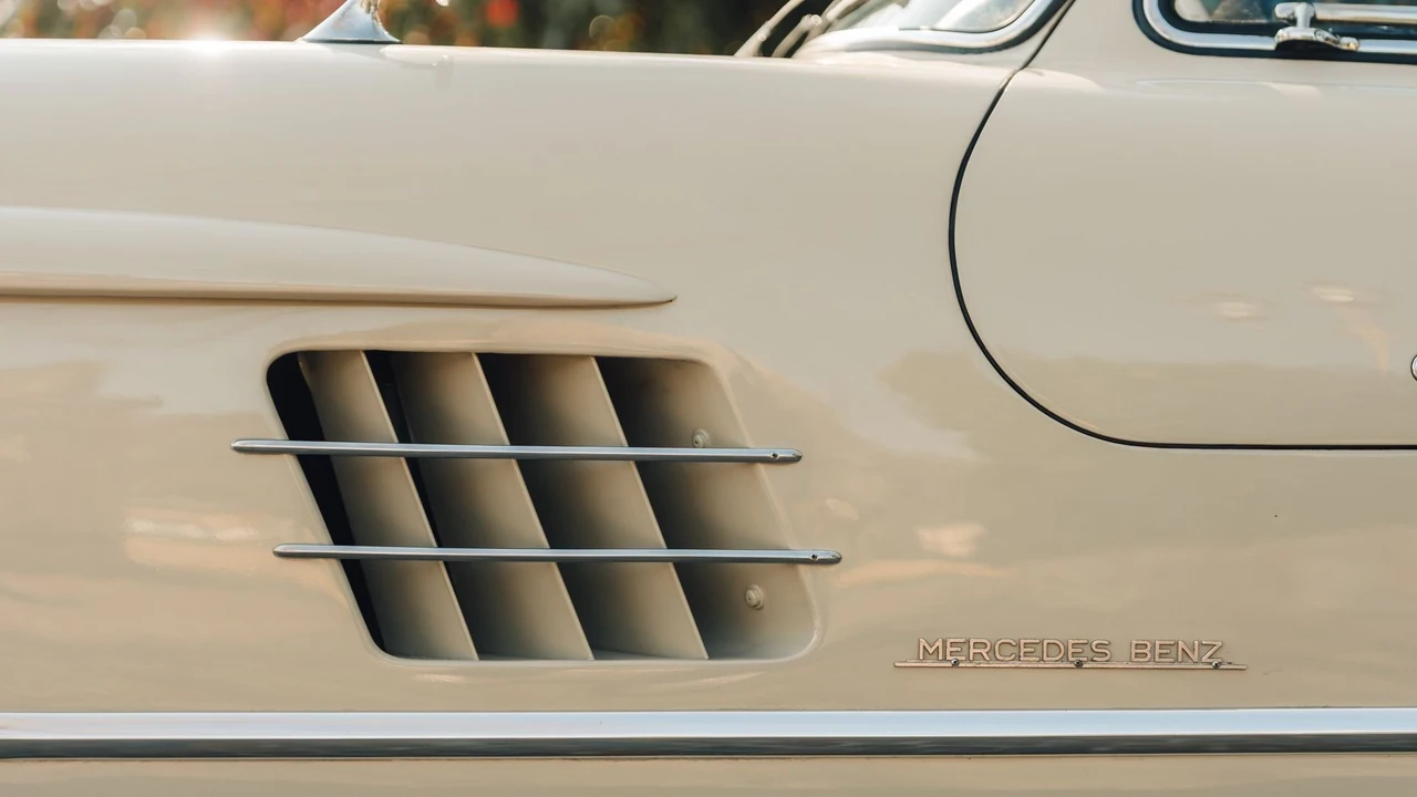 1957 Mercedes-Benz 300SL Gullwing - Image 28 of 31