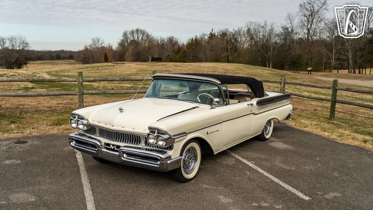 1957 Mercury Monterey - Image 6 of 12