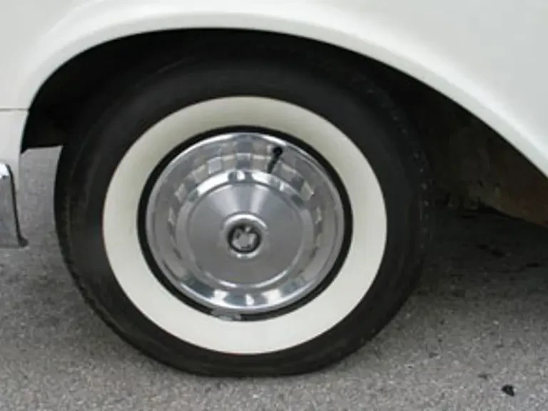 1957 Ford Country Squire - Image 5 of 12