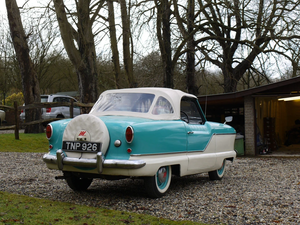 1957 Nash Metropolitan - Image 8 of 9