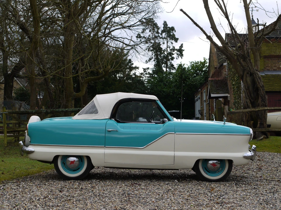 1957 Nash Metropolitan - Image 9 of 9