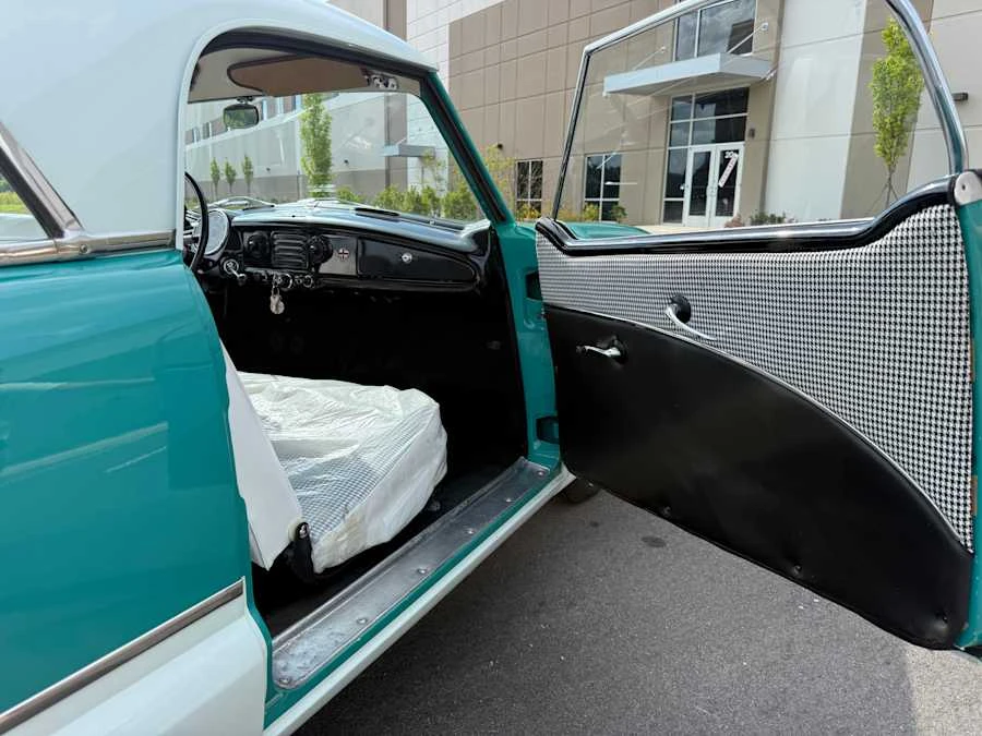 1957 Nash Metropolitan - Image 21 of 31