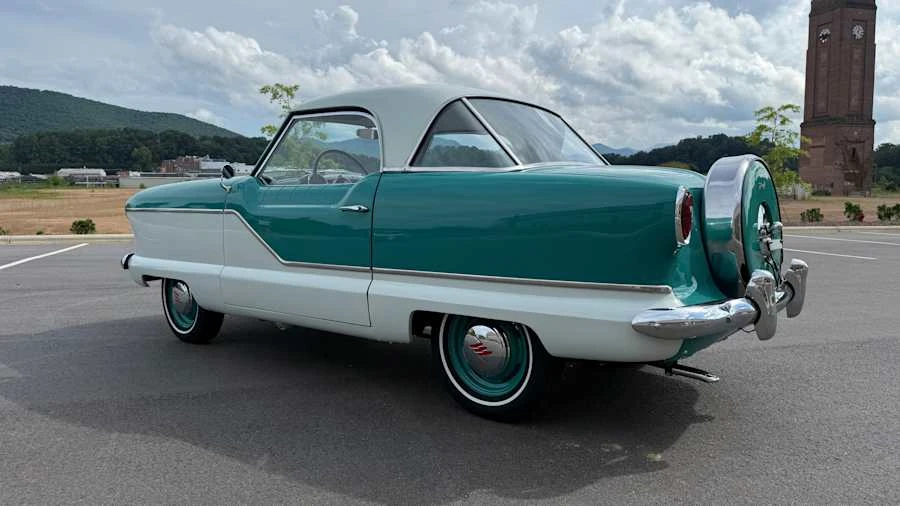 1957 Nash Metropolitan - Image 13 of 31