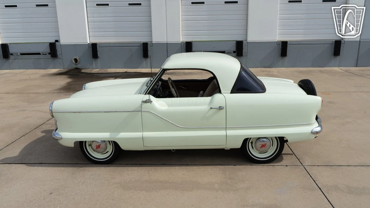 1957 Nash Metropolitan - Image 6 of 12