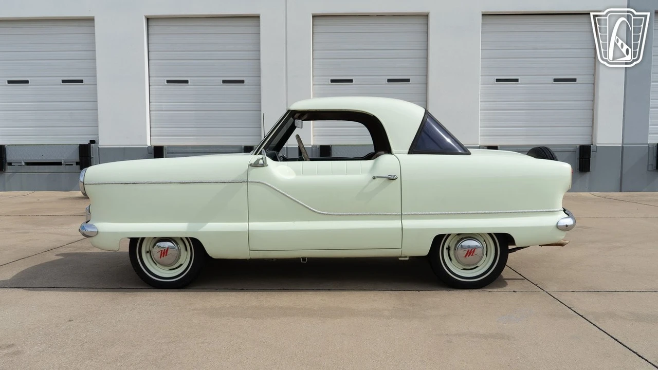 1957 Nash Metropolitan - Image 8 of 12