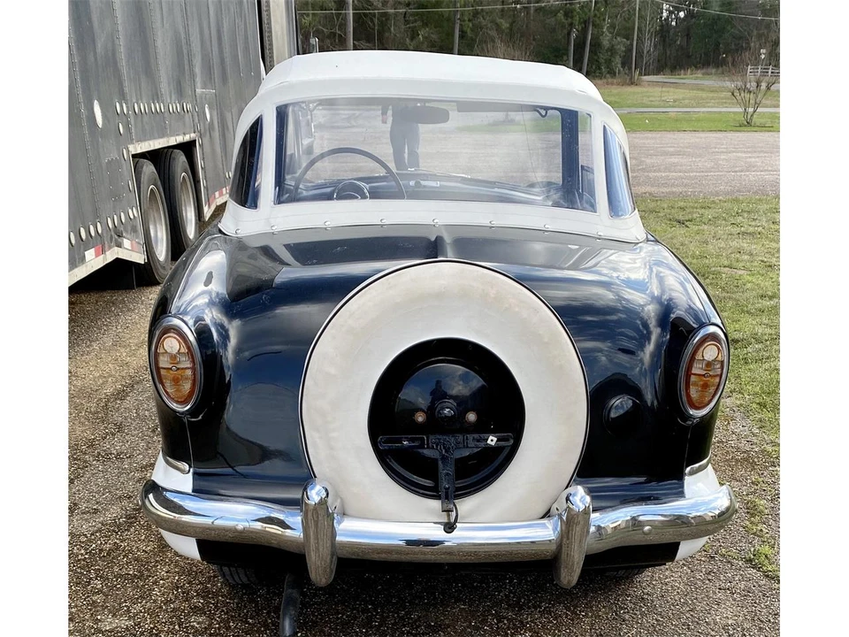 1957 Nash Metropolitan - Image 5 of 9