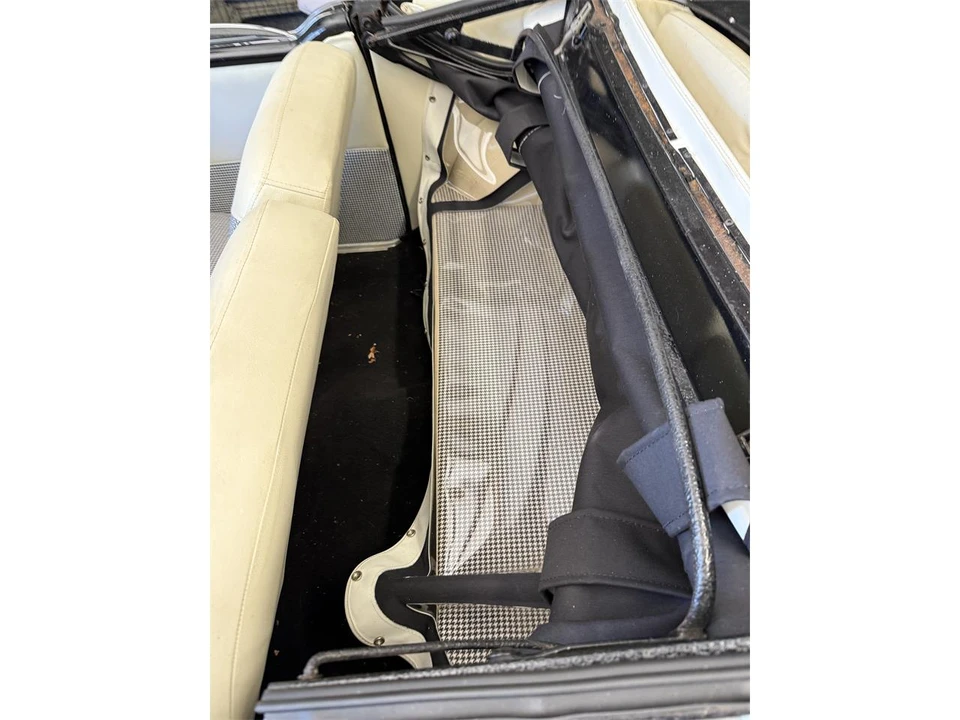1957 Nash Metropolitan - Image 8 of 9