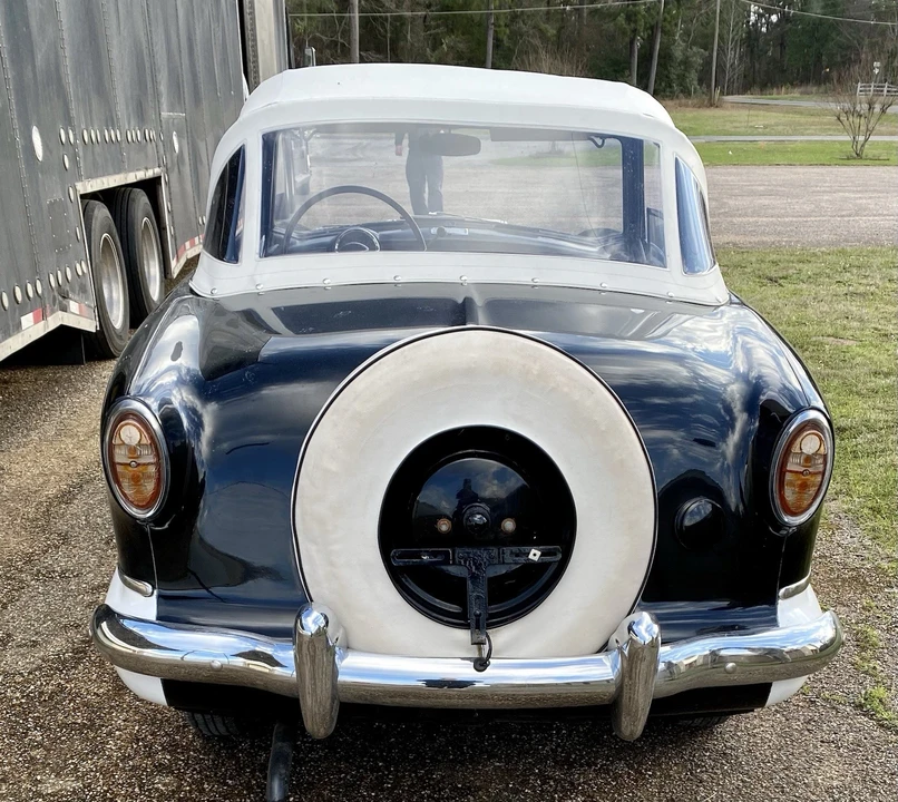 1957 Nash Metropolitan - Image 3 of 10