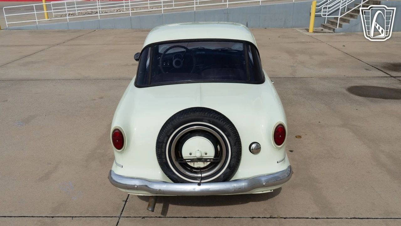 1957 Nash Metropolitan - Image 13 of 21