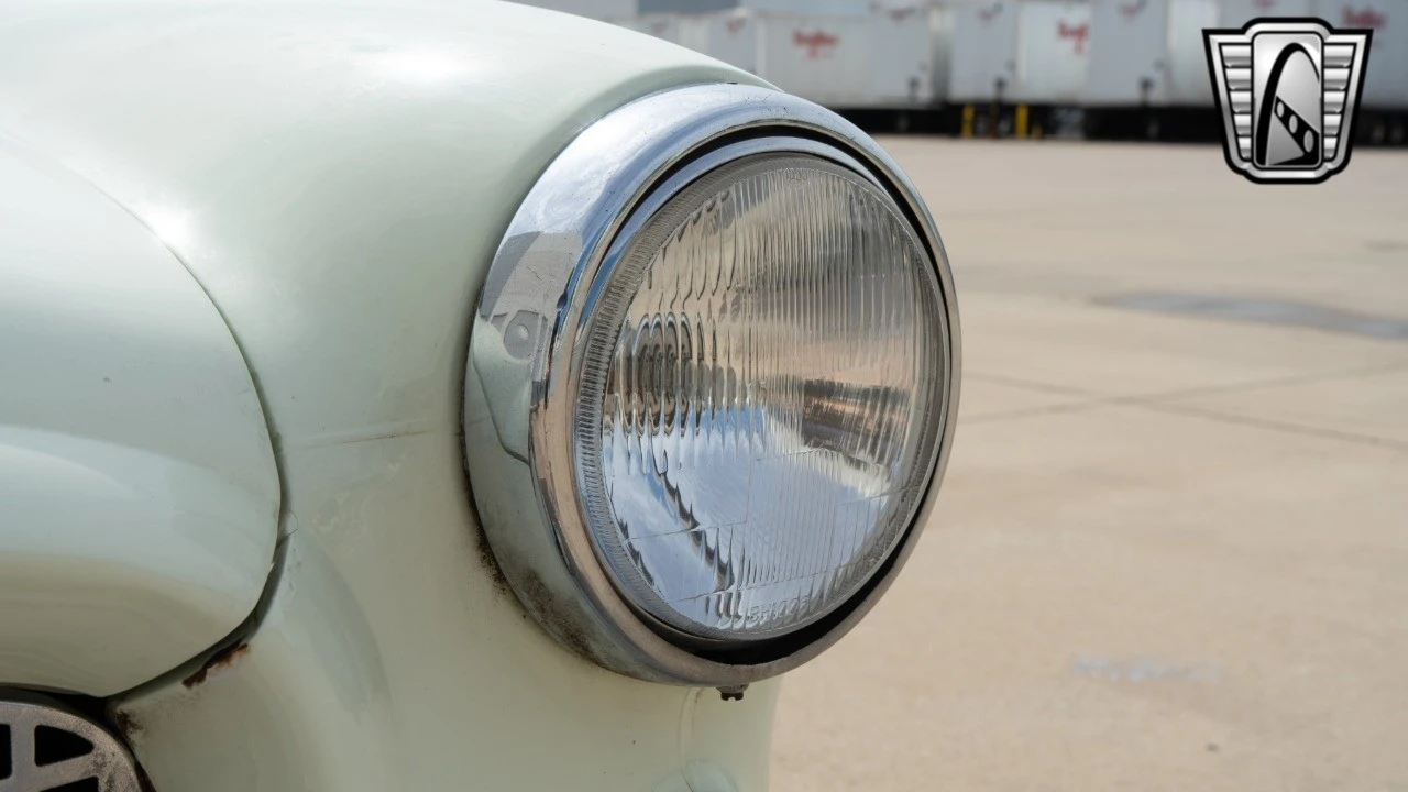 1957 Nash Metropolitan - Image 10 of 12
