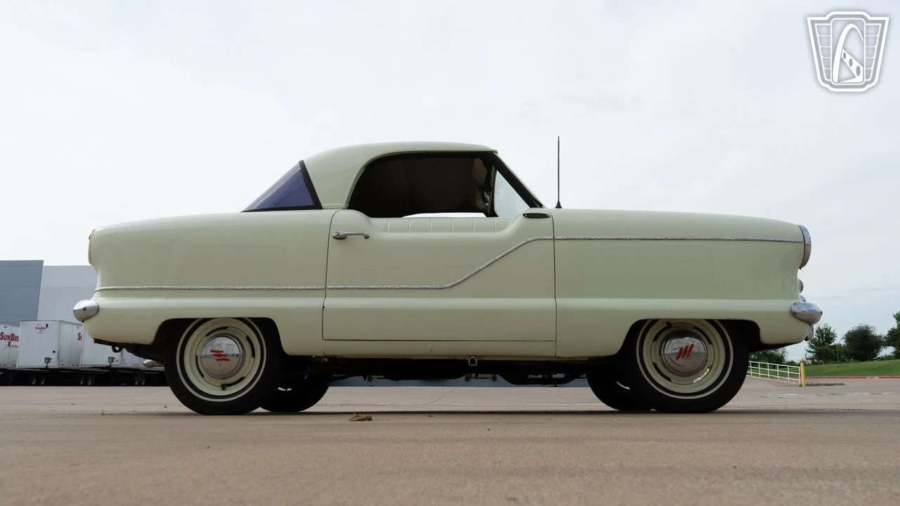 1957 Nash Metropolitan - Image 21 of 21