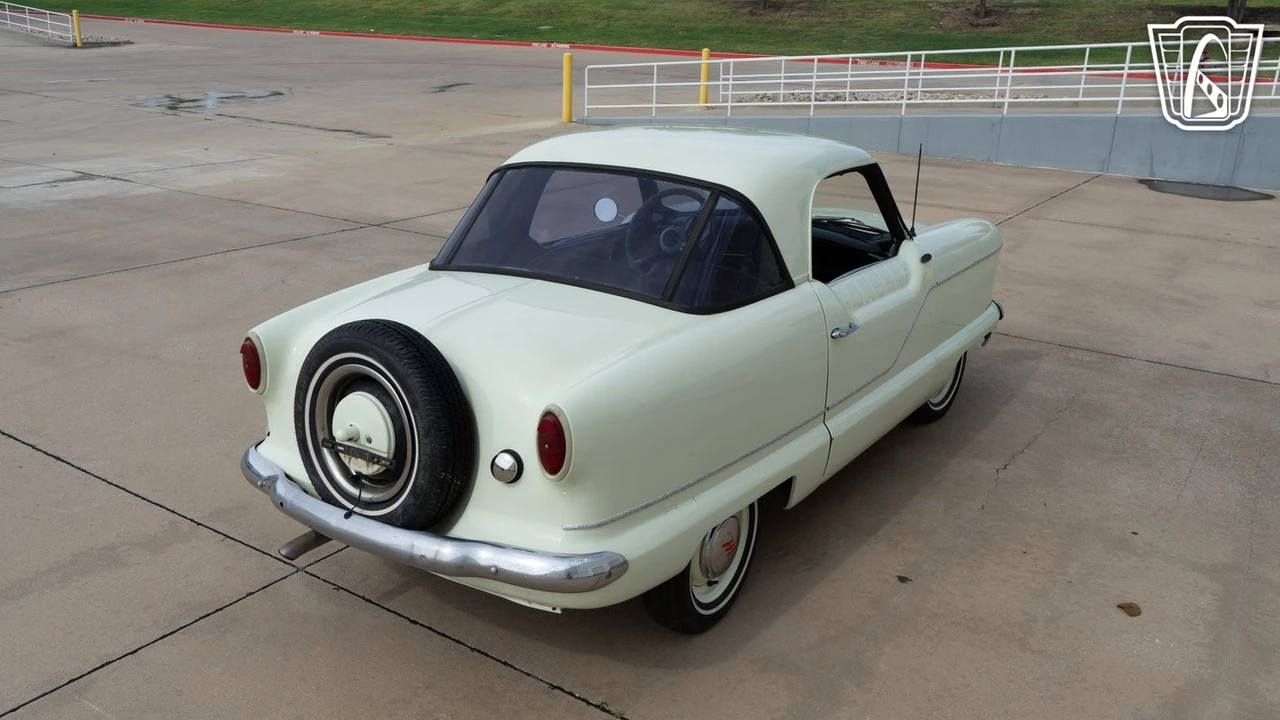 1957 Nash Metropolitan - Image 16 of 21